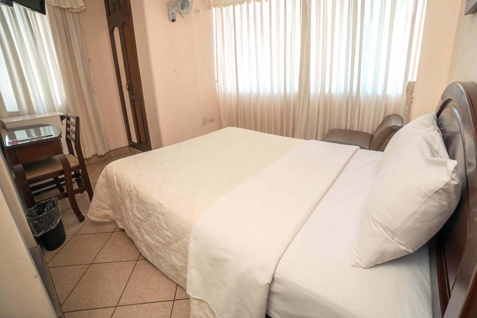 Hotel Torre Norte Trujillo Exterior photo
