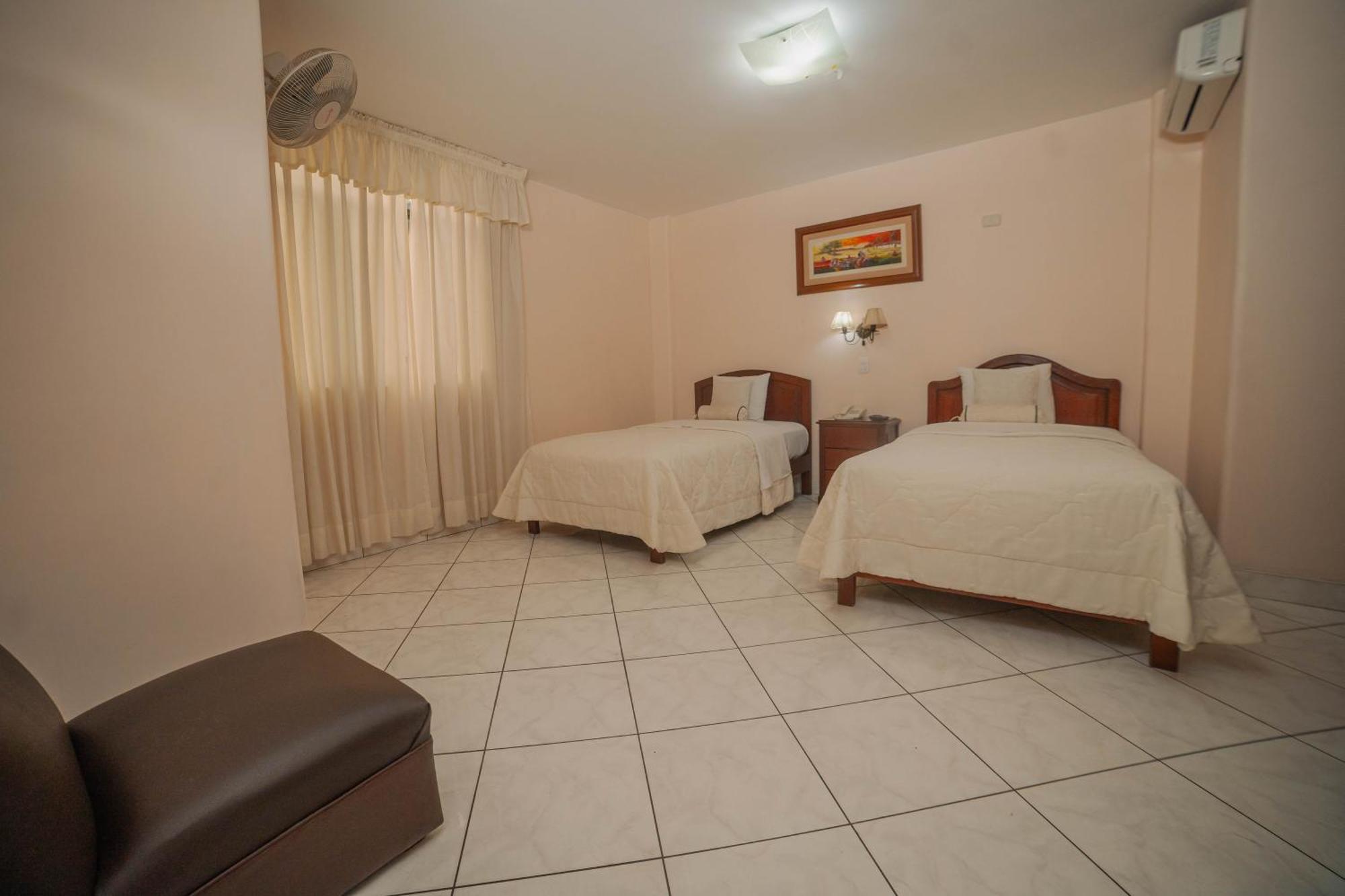 Hotel Torre Norte Trujillo Exterior photo